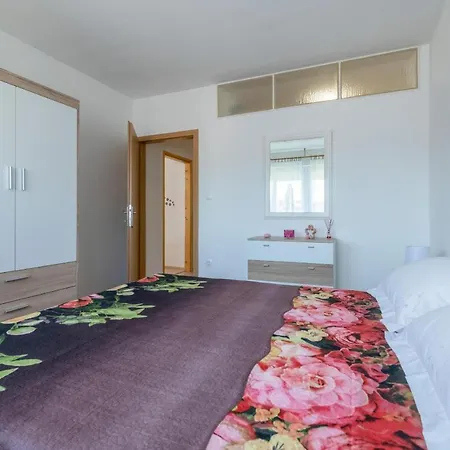 Bell Апартаменты Пула